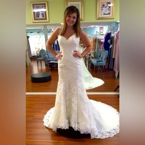 NWOT Beautiful Wedding Dress